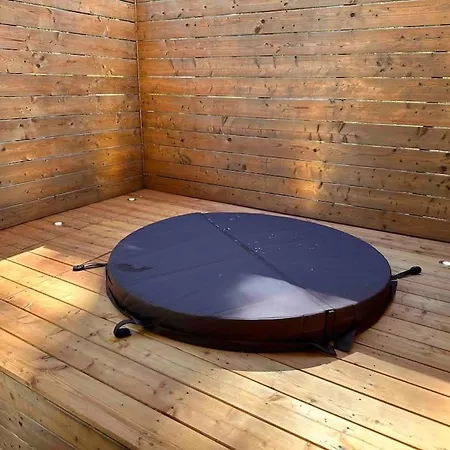 Mountain Retreat With Nordic Hotpot Near Caumasee