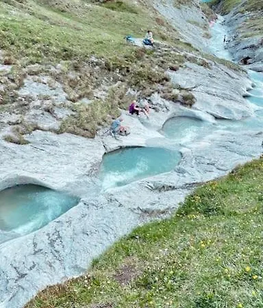 Mountain Retreat With Nordic Hotpot Near Caumasee