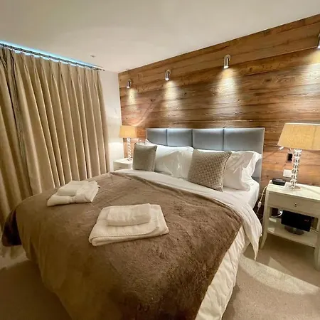 Mountain Retreat With Nordic Hotpot Near Caumasee Flims